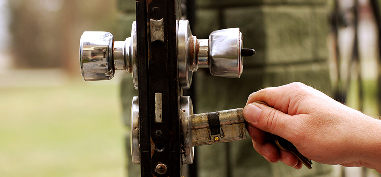 front door latch repair La Palma